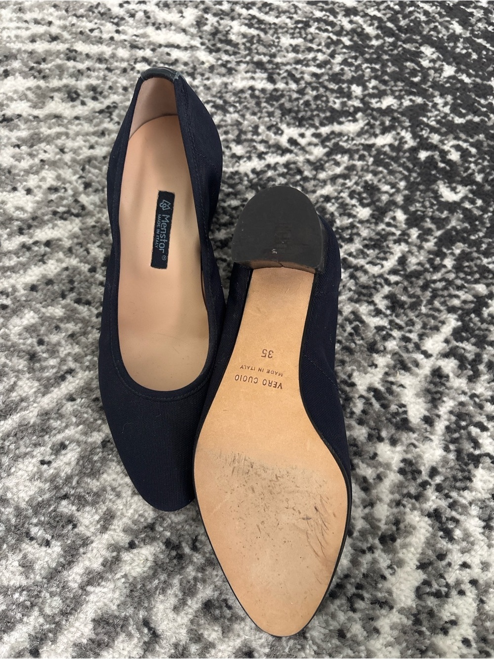 Classic Black Low Heel Pumps Made in Italy Size 35/5 - Picture 2 of 4
